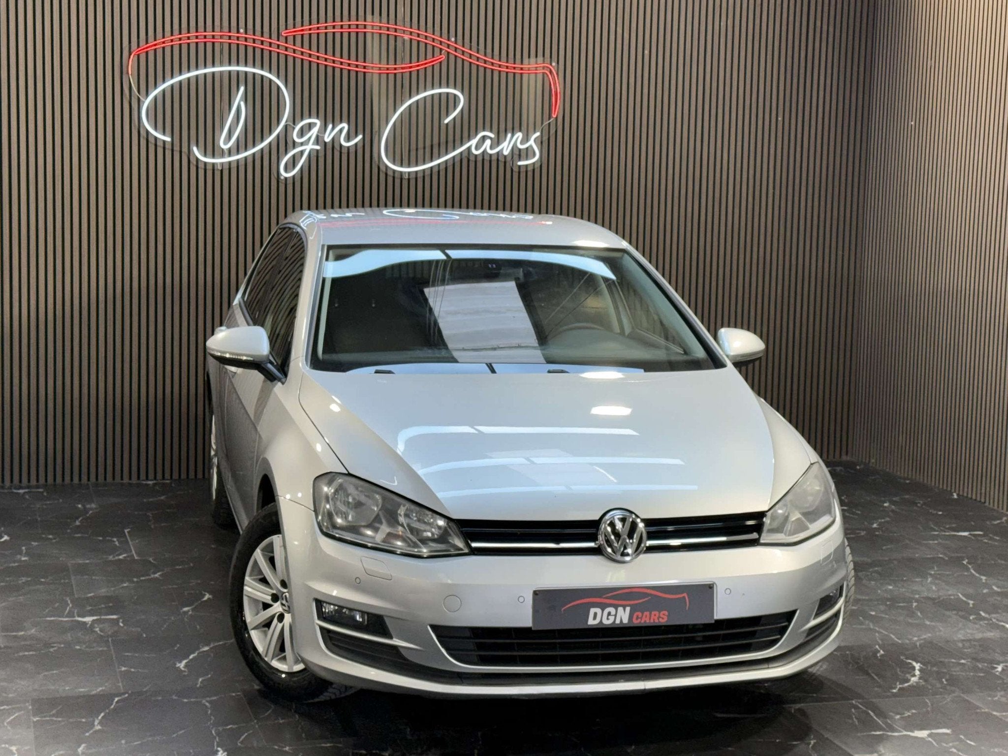 Volkswagen Golf Golf 1.2 TSI Trendline, 1197 cm³, Achat, https://public.car-pass.be/vhr/9f238cea-6d18-46ee-97d8-d470a2e6f83b, 63 kW