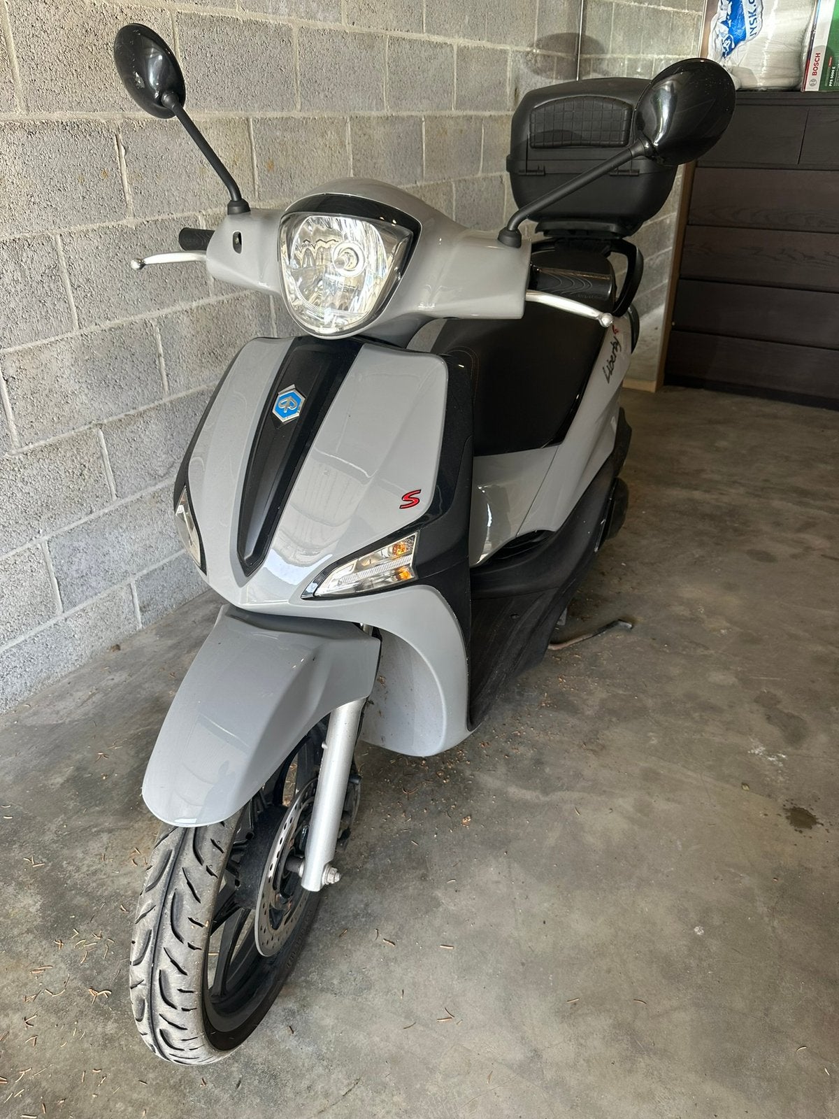 PIAGGIO Liberty S 50, Fietsen en Brommers, Snorfietsen en Snorscooters, Zo goed als nieuw, Piaggio, Benzine, Ophalen