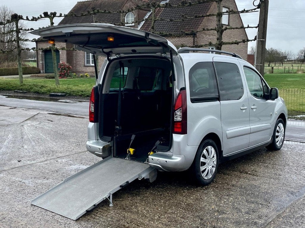 ️♿️Peugeot Partner 1.6HDI Rolstoel Invalide Handicapé TPMR, Auto's, Euro 5, Monovolume, Parkeersensor, Bedrijf