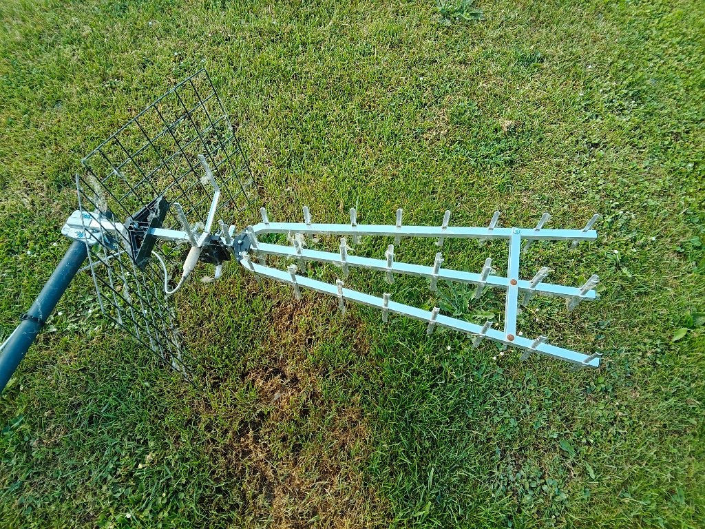 Antenne râteau, TV, Hi-fi & Vidéo, Antennes paroboliques, Enlèvement, Comme neuf, Antenne (parabolique)