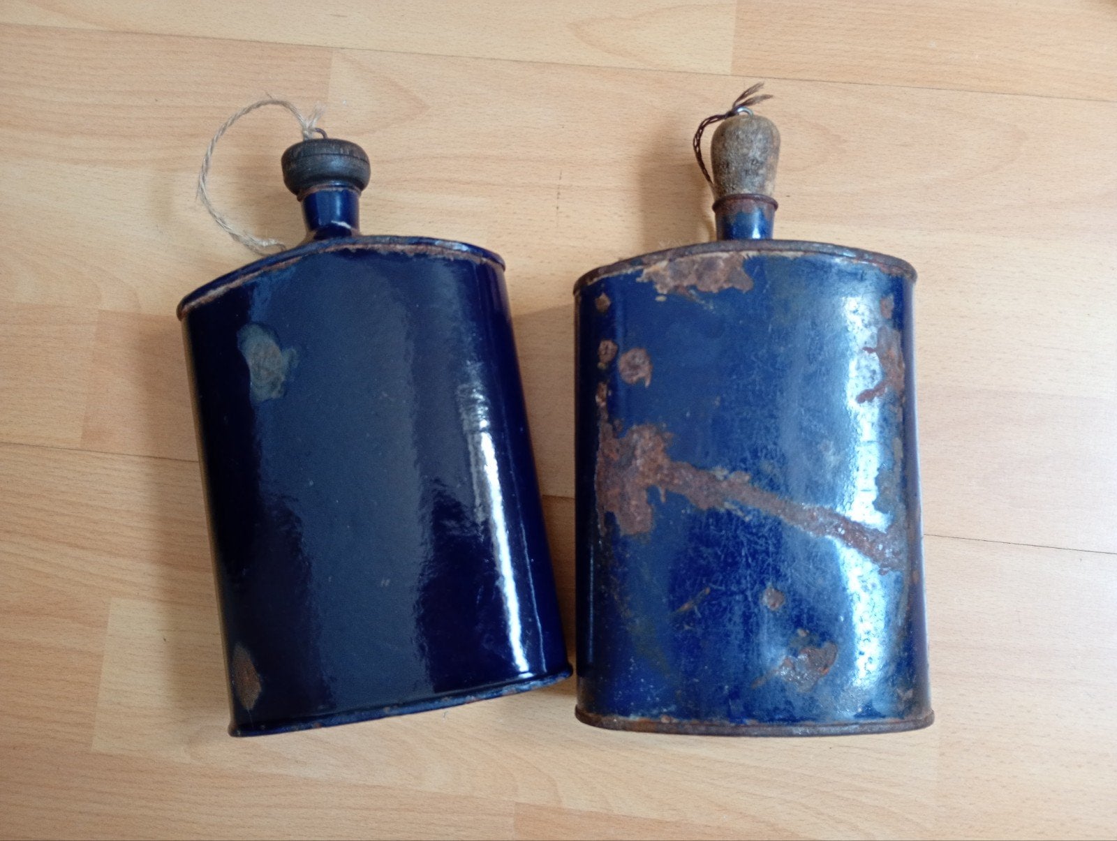 Lot de 2 gourdes émaillées, Enlèvement ou Envoi