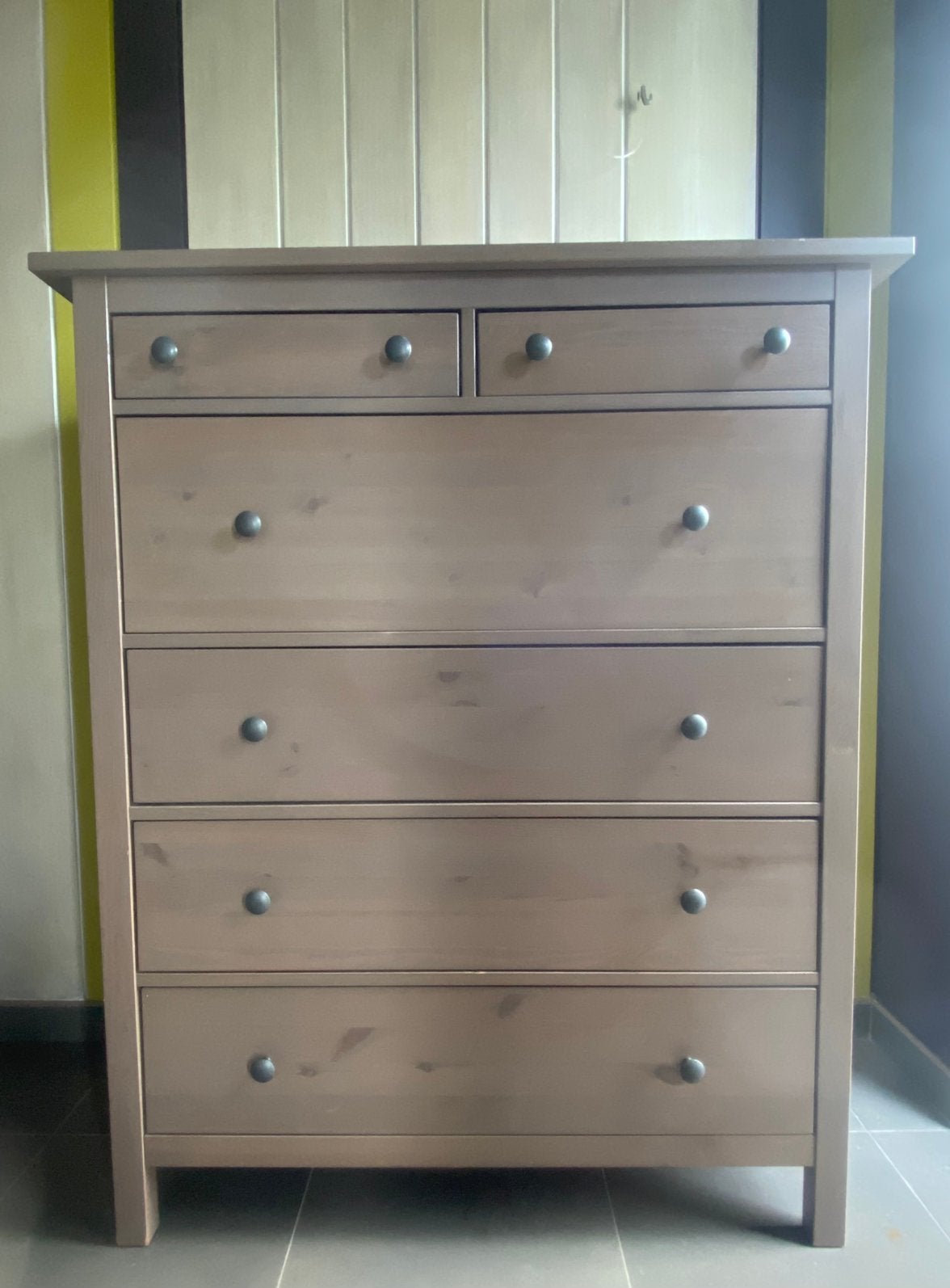 Hemnes ladekast, Ophalen, Gebruikt, 100 tot 150 cm, 5 laden of meer