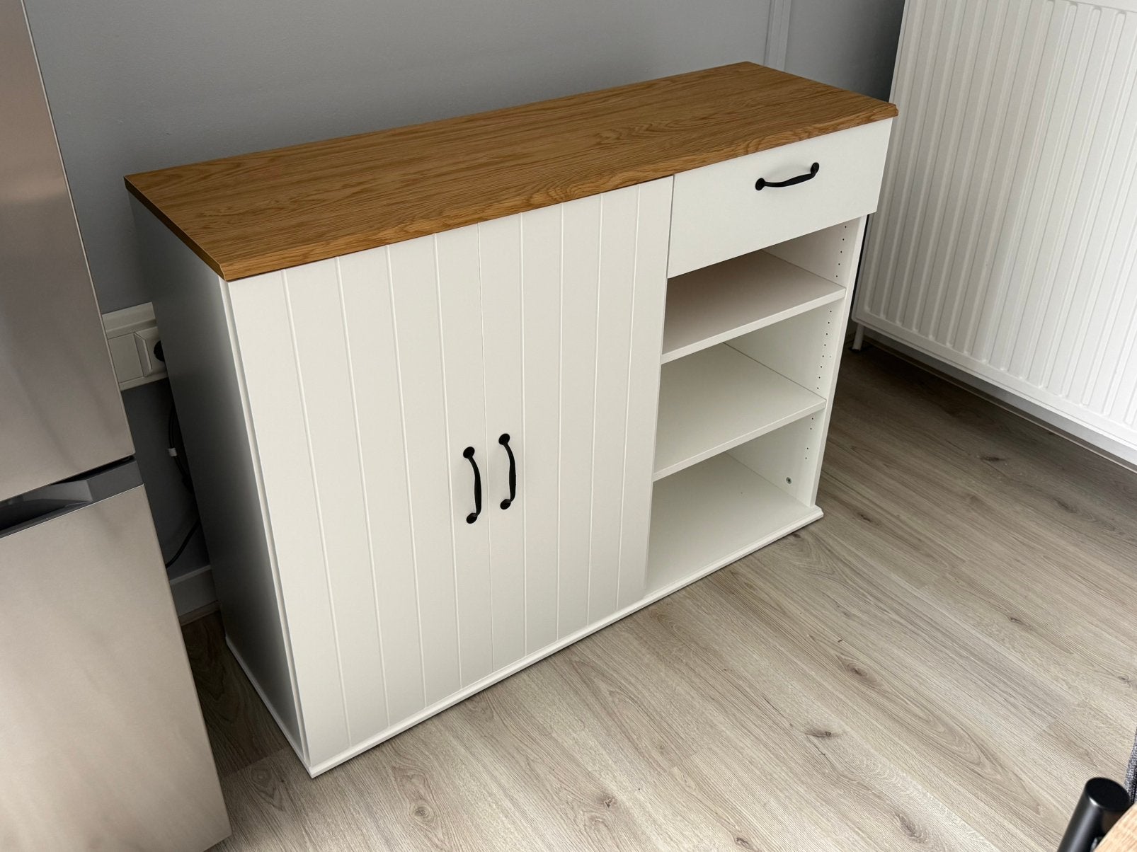Ikea buffetkastje Skruvby, Huis en Inrichting, Ophalen, Zo goed als nieuw, 25 tot 50 cm, 100 tot 150 cm