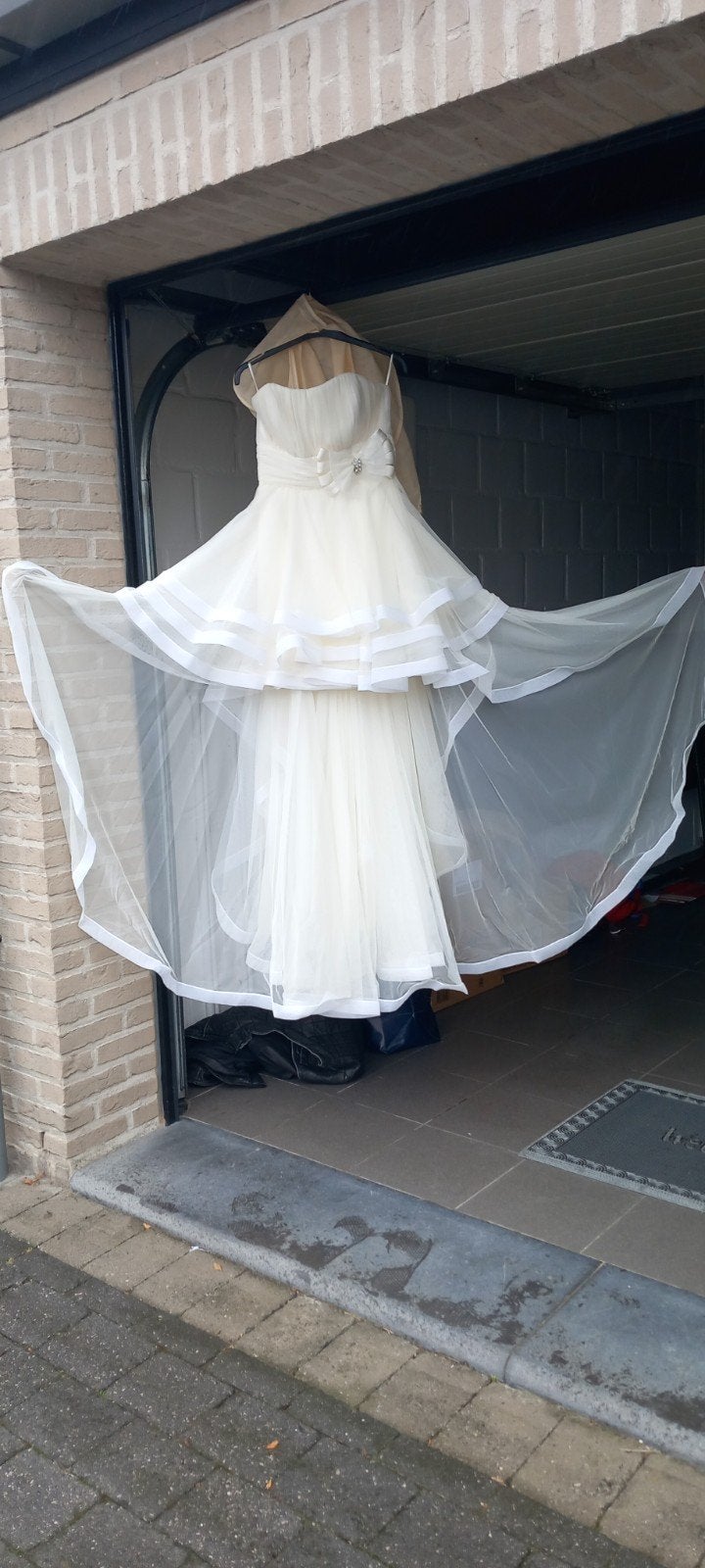 Robe de mariée, Enlèvement