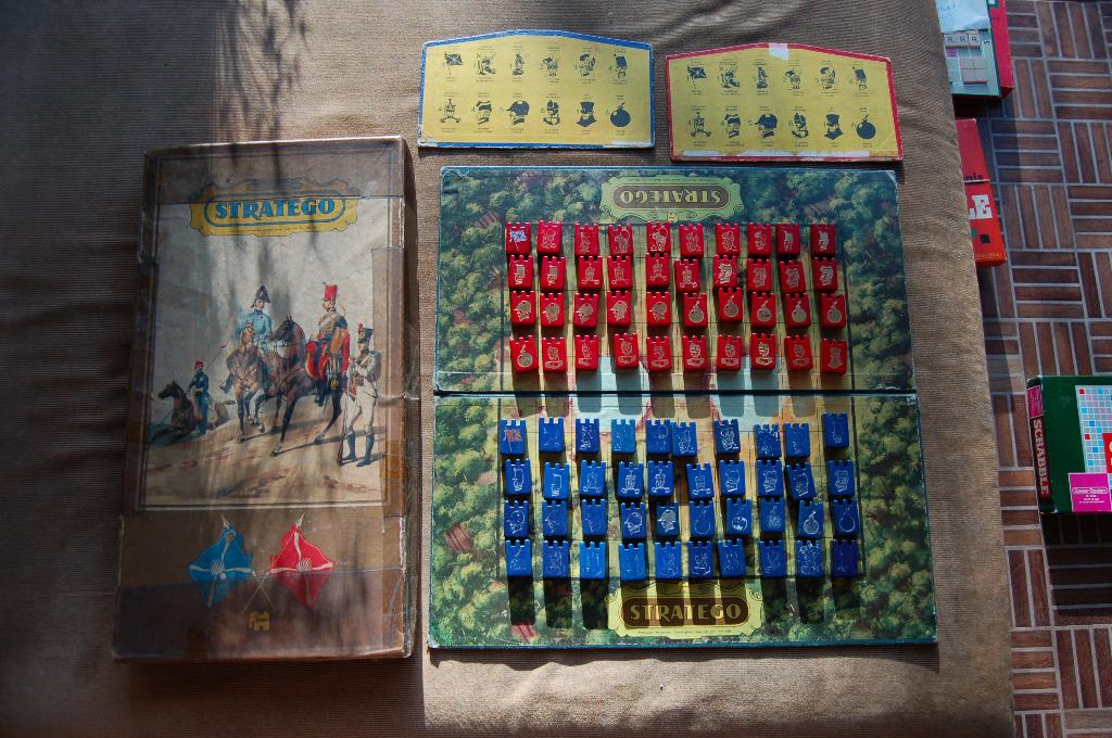 Stratego met houten kantelen, Een of twee spelers, Ophalen, Gebruikt