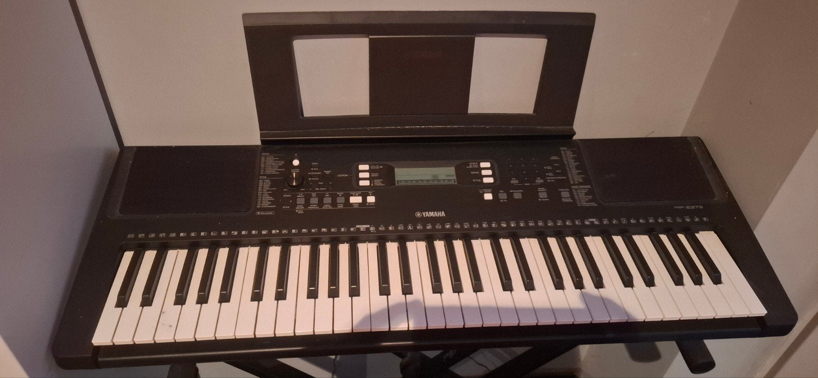 clavier arrangeur Yamaha PSR-E373 avec tabouret, Muziek en Instrumenten, Ophalen, 61 toetsen, Yamaha