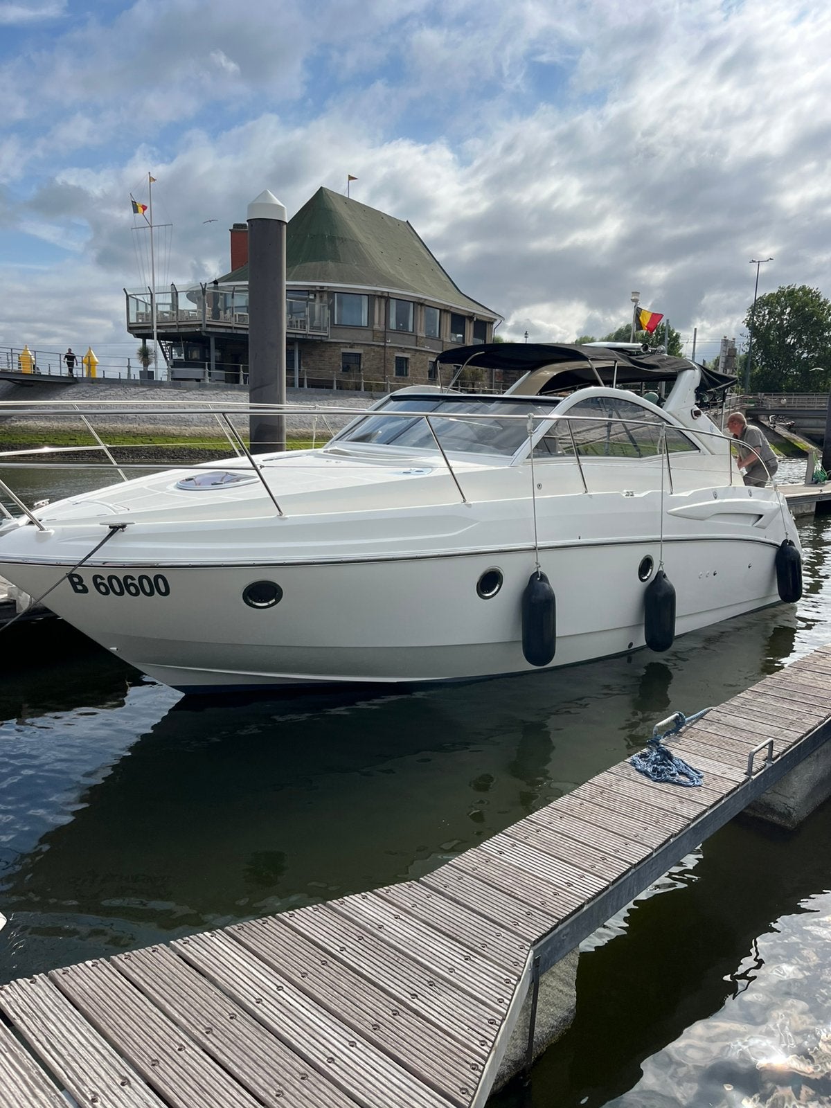 Beneteau 32 Monte Carlo ouvert, Sports nautiques & Bateaux, Bateaux à moteur & Yachts à moteur, Comme neuf, Enlèvement
