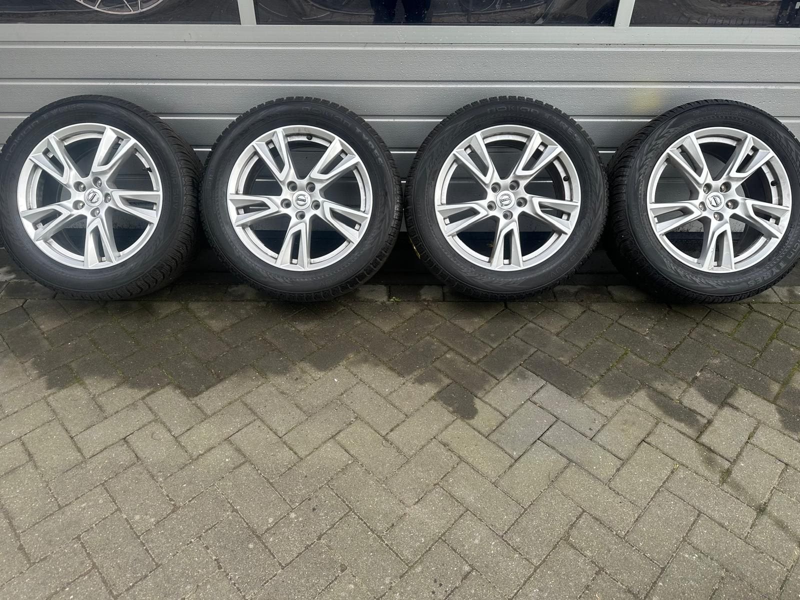18 inch Volvo XC70 EX30 V90 V60 XC40 velgen winterbanden, Auto-onderdelen, 18 inch, Gebruikt, -, -