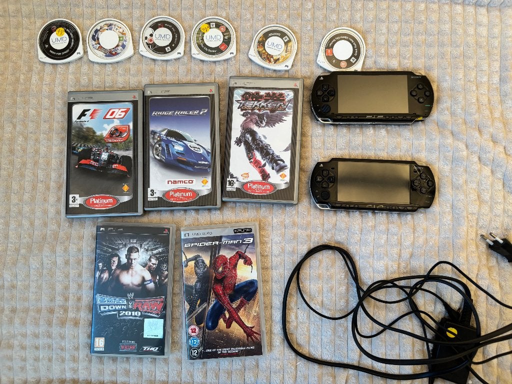 2 PSPS + Games, Games en Spelcomputers, Ophalen, Gebruikt, Zwart, PSP