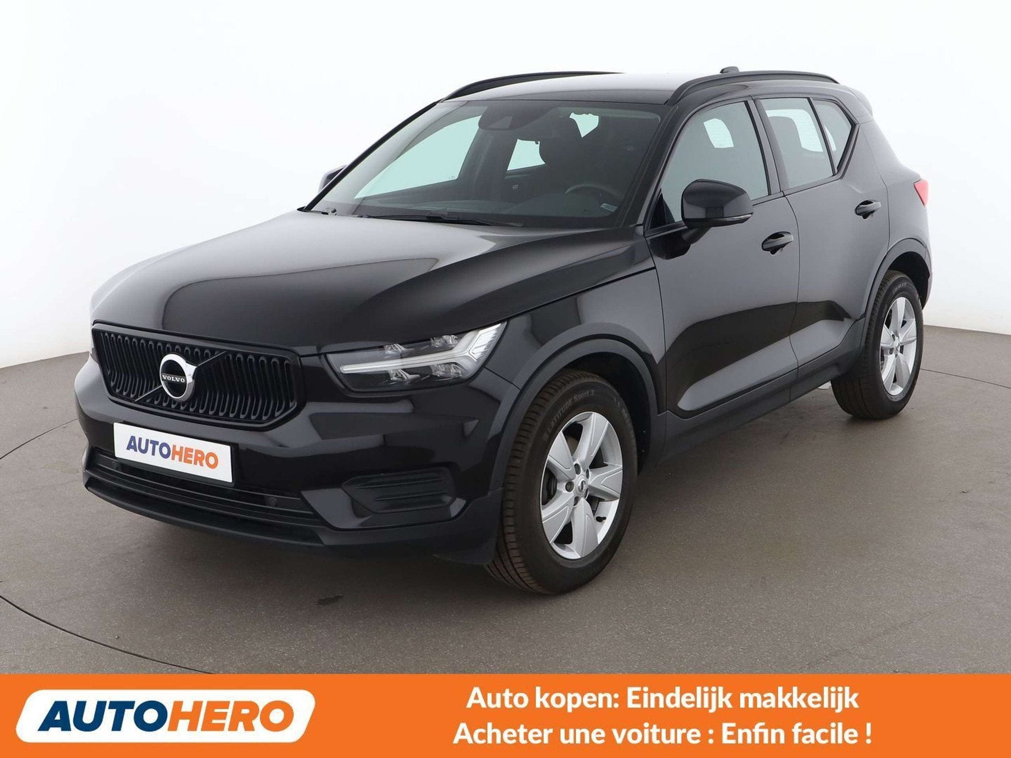 Volvo XC40 1.5 T3 Momentum Core 2WD, Autos, Volvo, Achat, 1574 kg, Boîte manuelle, Noir