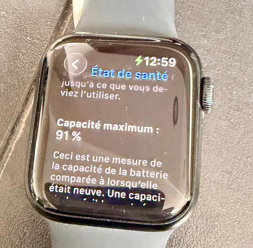 Apple Watch SE 2 (2e generatie) - 40 mm - GPS, Handtassen en Accessoires, Smartwatches, Zo goed als nieuw, iOS, Grijs, GPS, Ophalen