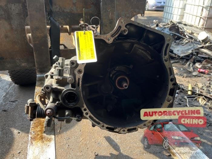 Versnellingsbak van een Mazda 323, Gebruikt, -, -, Ophalen of Verzenden