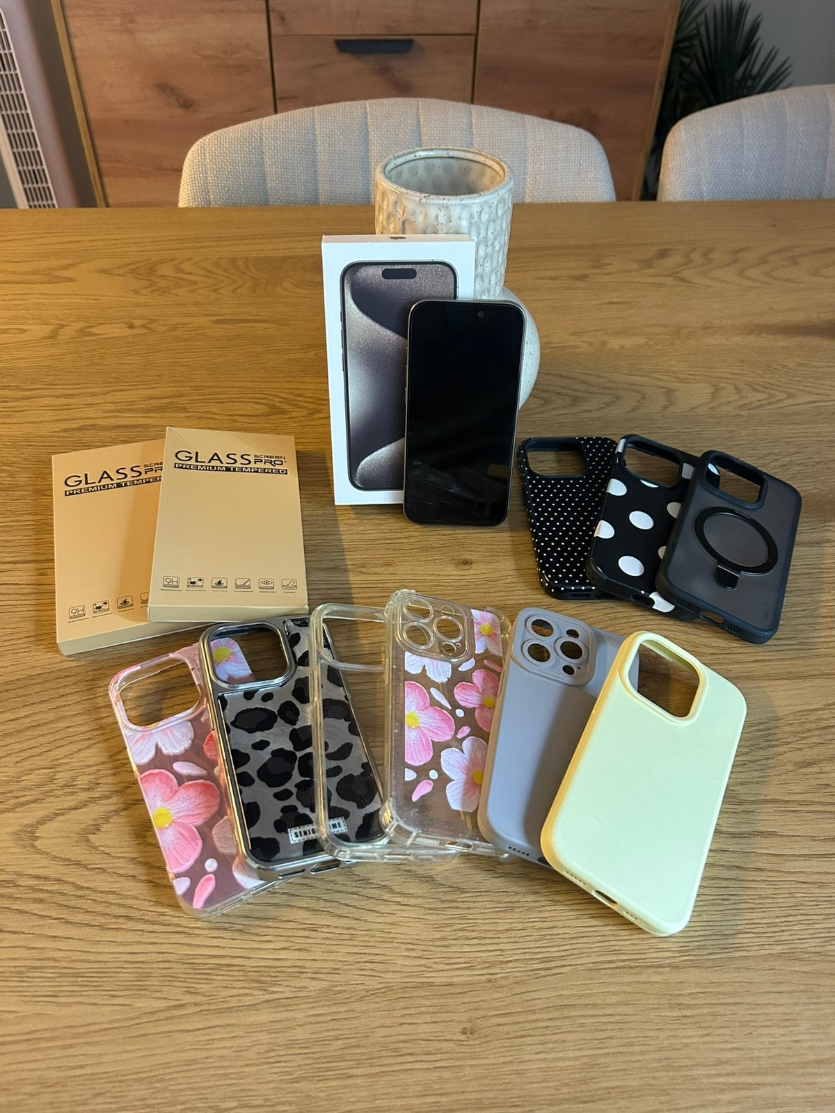 iPhone 15 Pro 128 Go Titane Naturel + Coques & Protections, Enlèvement ou Envoi, IPhone 15 Pro