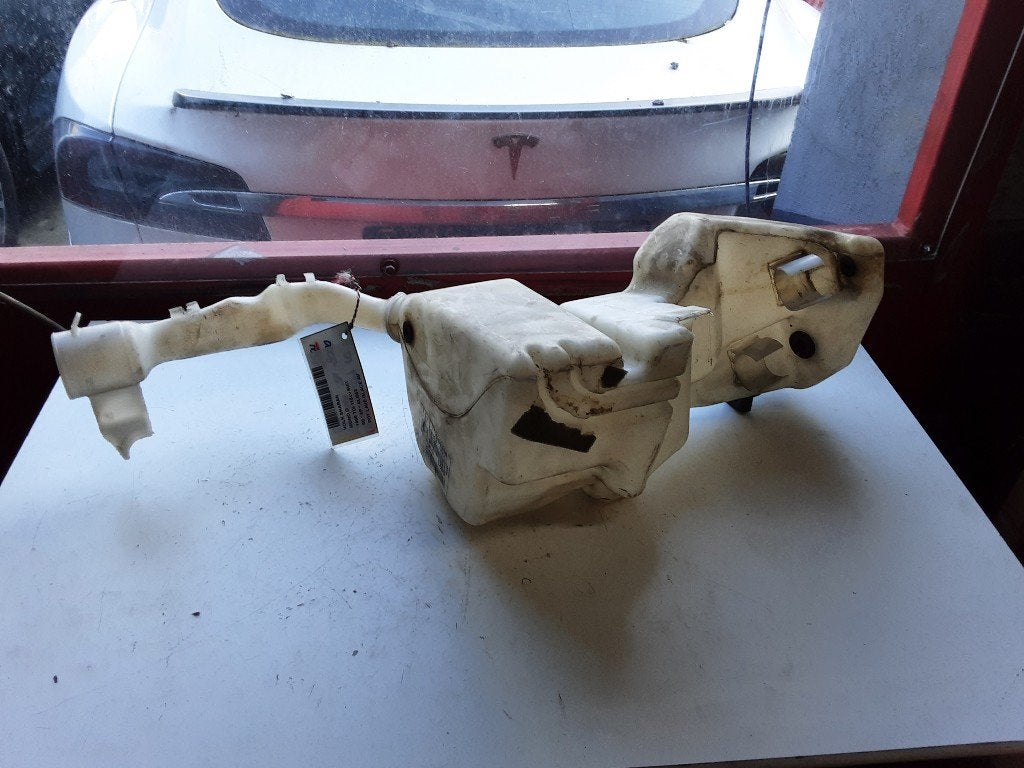 LAVE-GLACE RESERVOIR AVANT Sharan (7M8 / M9 / M6), Volkswagen, Mevr. I. Hauben, Utilisé, Rue de l'Espoir 34 34
4030  GRIVEGNÉE, BE