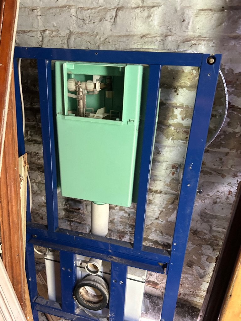 Hangend toiletsteunframe met versnipperaar en toilet, Ophalen, Gebruikt, Toilet