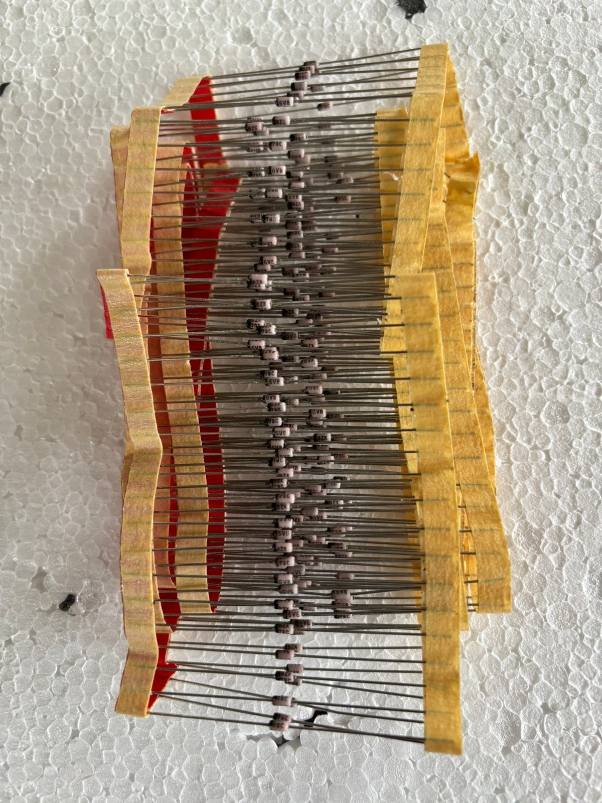 Partij zenerdiodes BZX79-C6V8 op rol, Ophalen of Verzenden, Zo goed als nieuw