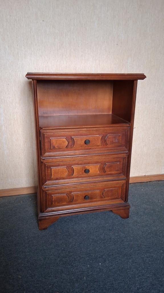 Houten commode, in goede staat. 3 laden., Huis en Inrichting, Kasten | Ladekasten, Ophalen
