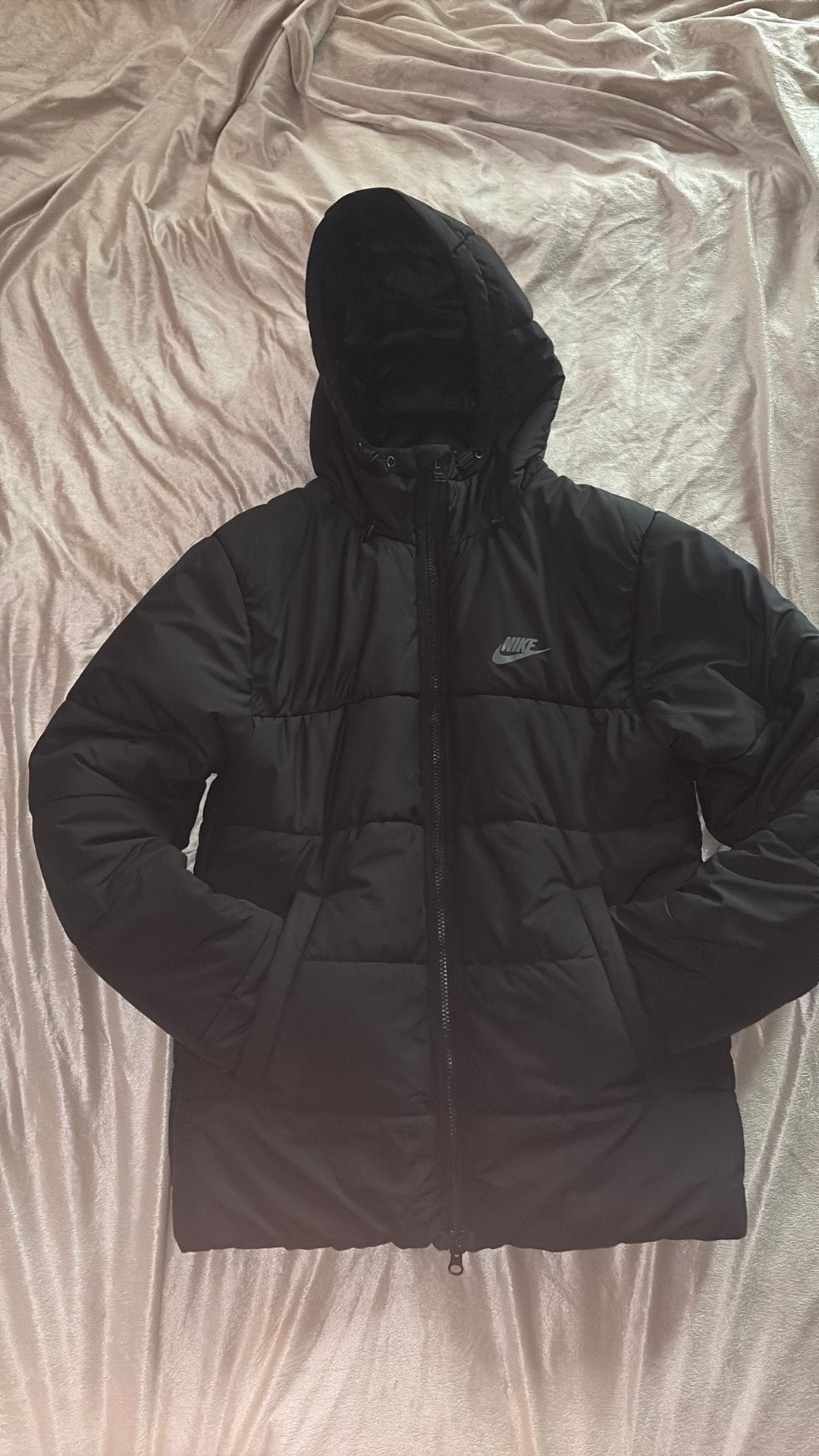 Veste nike s ( doudoune) en parfaite etats, Enlèvement, Comme neuf
