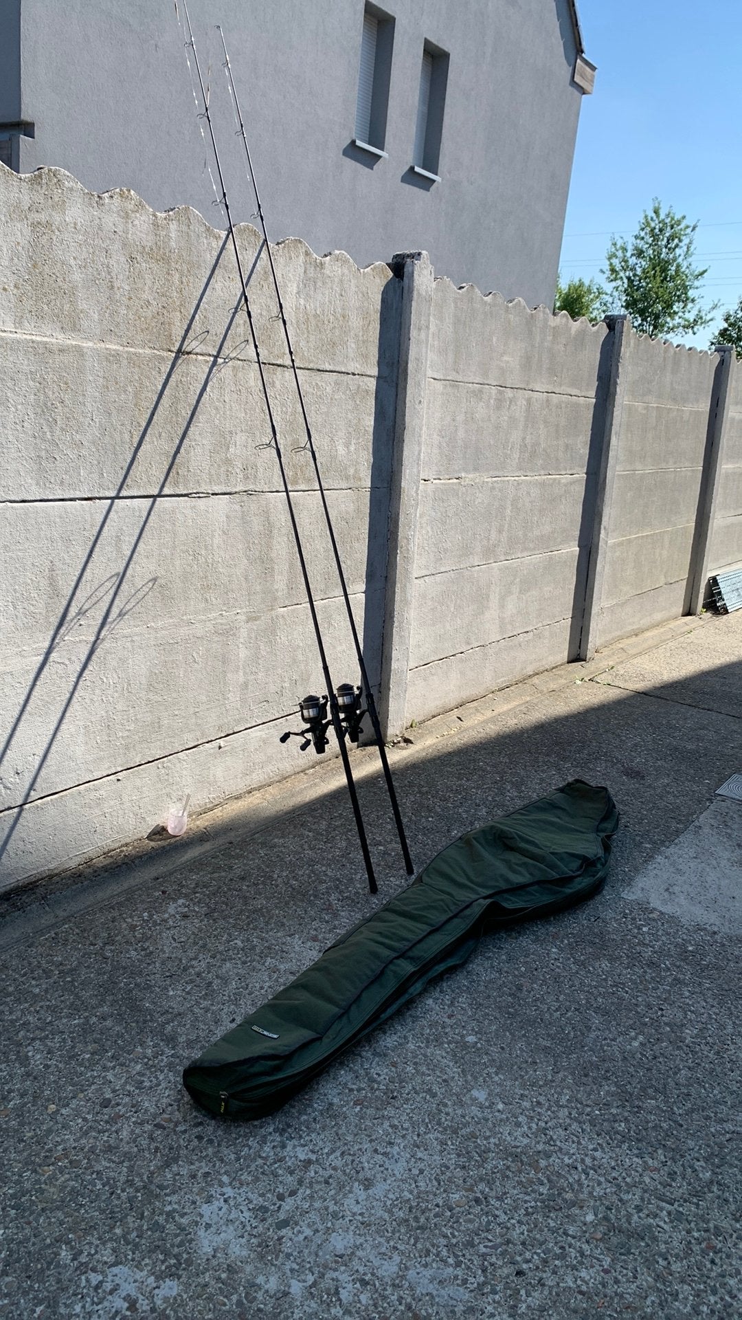 Twee karper hengels sonik insurgent met beetruner st, Ophalen