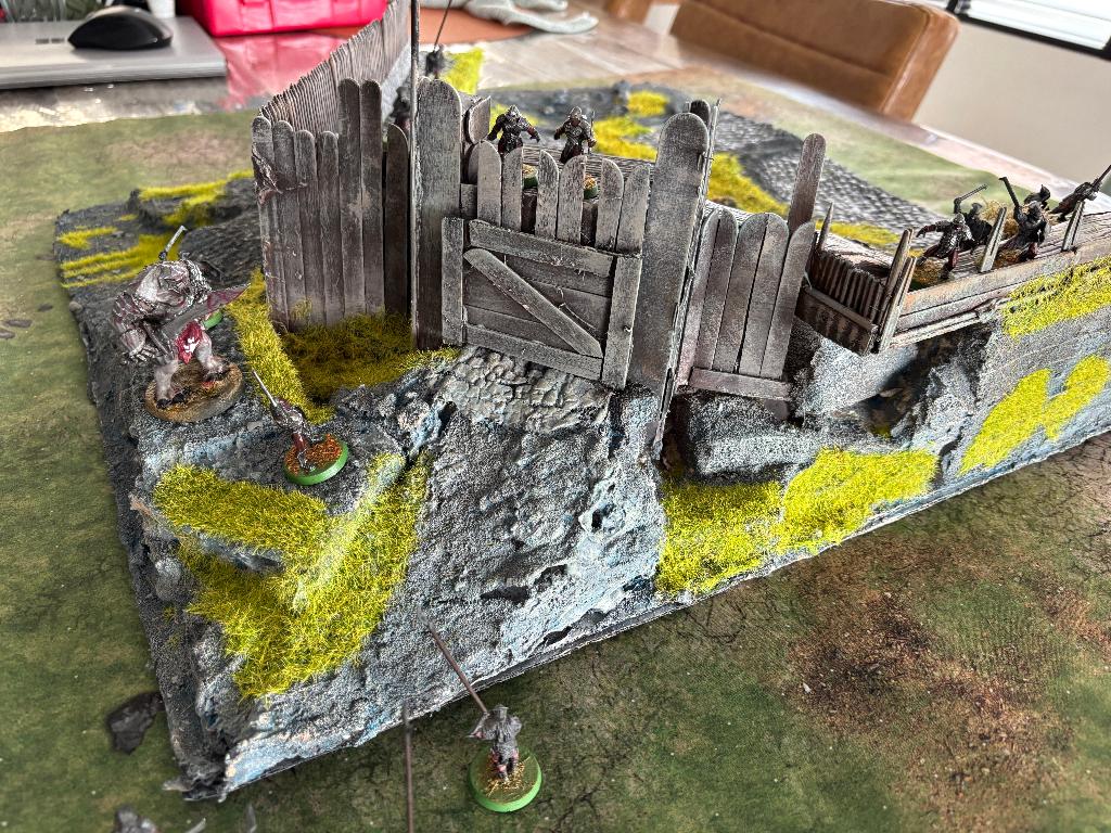 LOTR Rohan kasteel zelfgemaakt diorama, Enlèvement ou Envoi, Utilisé, Diorama