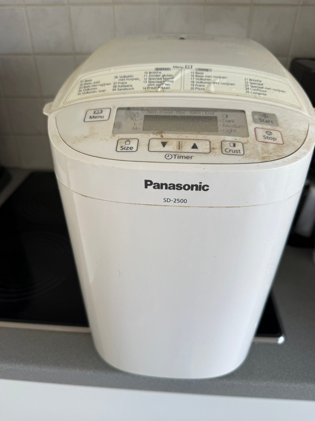 Broodbakmachine, Elektronische apparatuur, Gebruikt, 400 tot 800 gram deeg, Kijkvenster, Ophalen