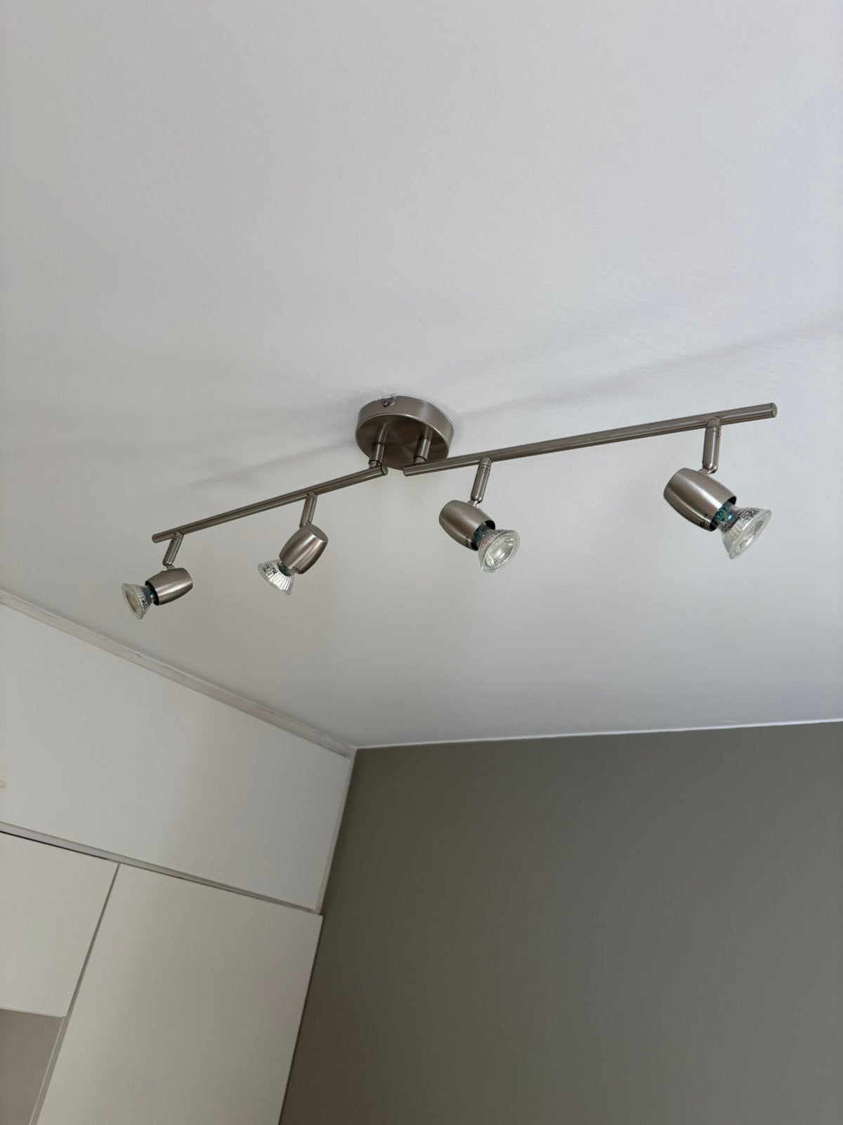 Luminaire en forme de tige 4 spots, Maison & Meubles, Compatible montage au plafond, GU10, Spot encastrable ou Spot mural, Enlèvement