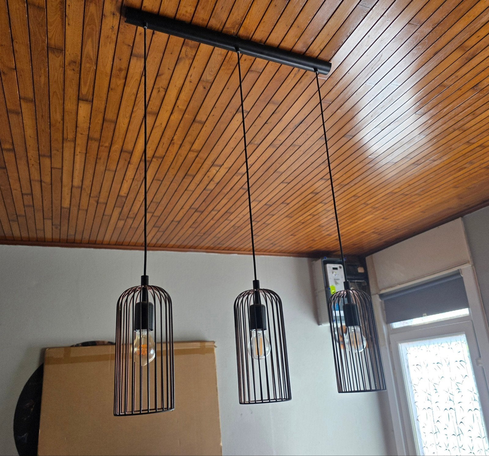 Hanglampen, Enlèvement