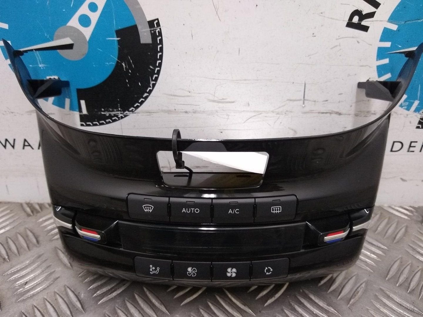 PEUGEOT 2008 KACHEL BEDIENINGSPANEEL 9819570680 2013, Ophalen of Verzenden, Gebruikt, ARN erkend