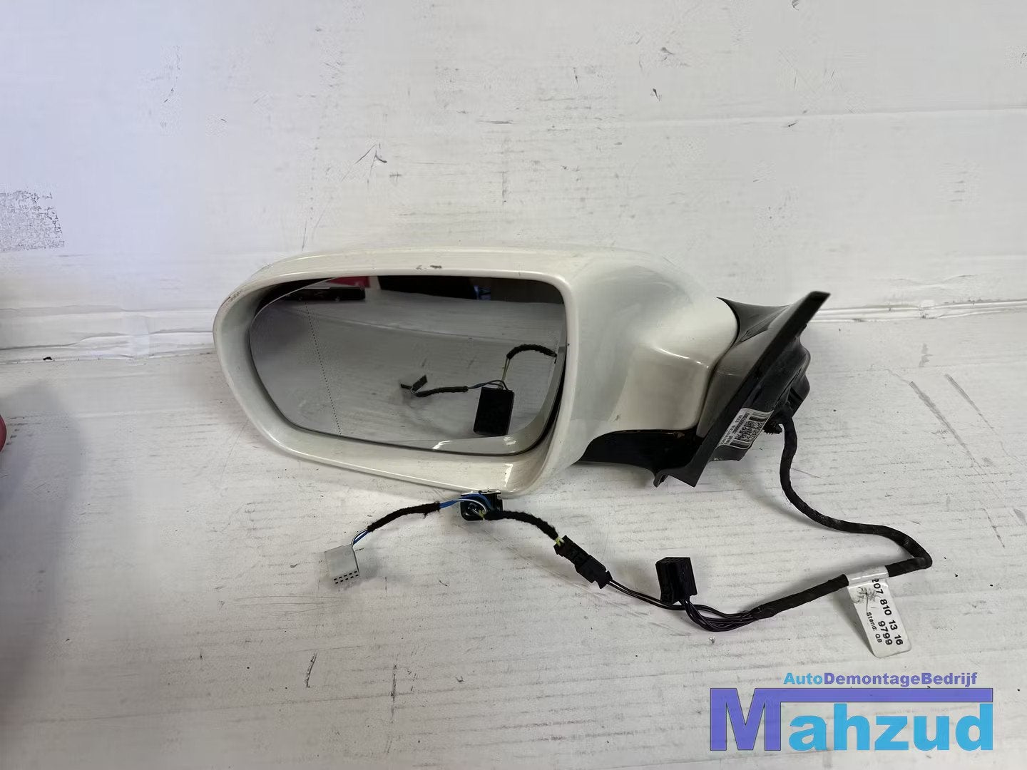 MERCEDES E-klasse Coupe C207 WIT C799 Links spiegel 2009-201, Mercedes-Benz AG, Mercedes-Benz, Utilisé, Mercedesstrasse 120
70372  Stuttgart, DE