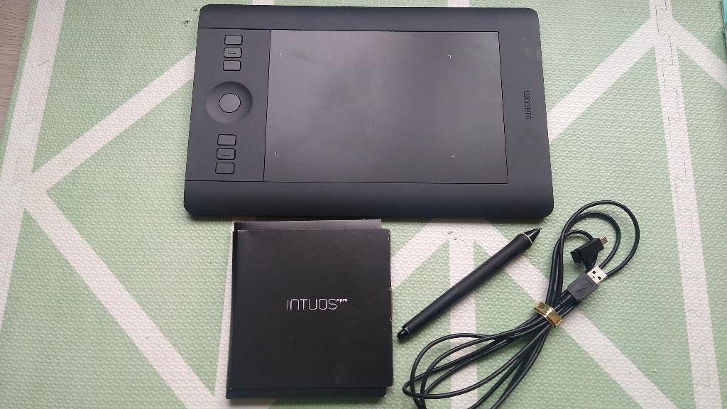 Wacom Intuos Pro, Tekentablet, Ophalen, Zo goed als nieuw, Bedraad, Wacom