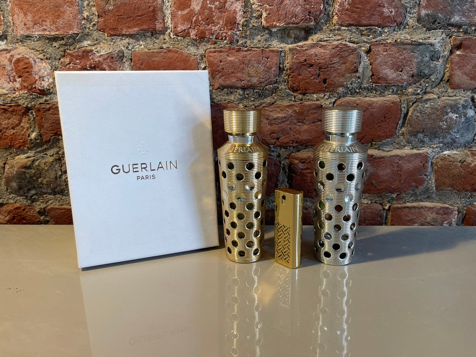 Étuis vaporisateurs Guerlain Paris métal vintage, Collections, Parfums, Enlèvement ou Envoi, Utilisé, Accessoires