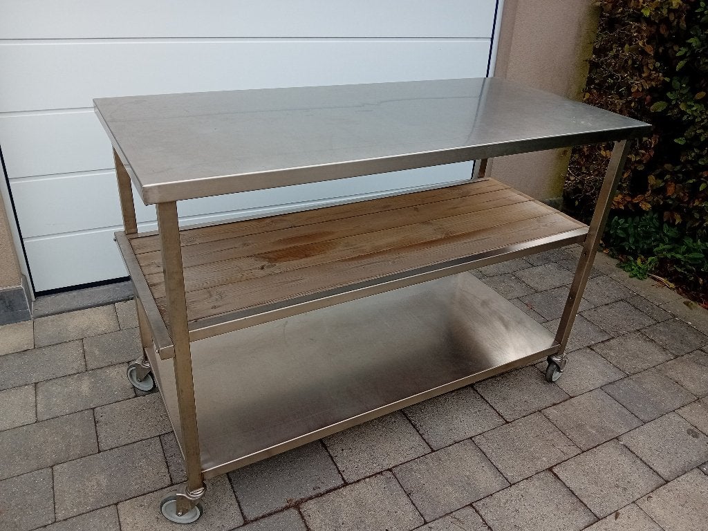 Inox tafel op wielen, Ophalen