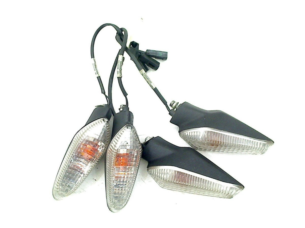 CLIGNOTANT SET Ducati Monster 1100 2008-2010, Dhr. S. di Majo, Utilisé, Info@cama-motorparts.nl, P.J. Troelstraweg 8 8
3144 CX  MAASSLUIS, NL