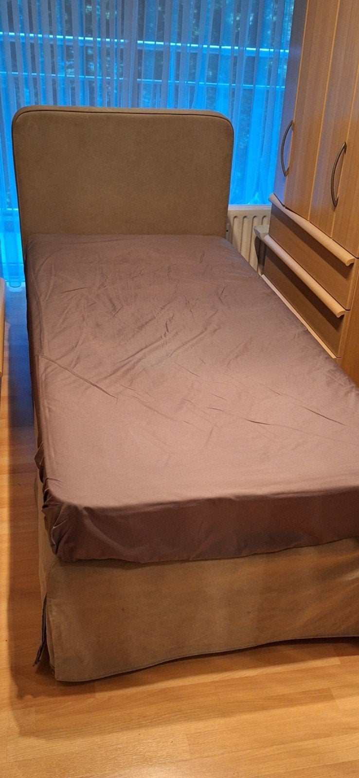 KOOPJE,BOXSPRING BED ALS NIEUW,slechts enkele keren beslapen, Ophalen
