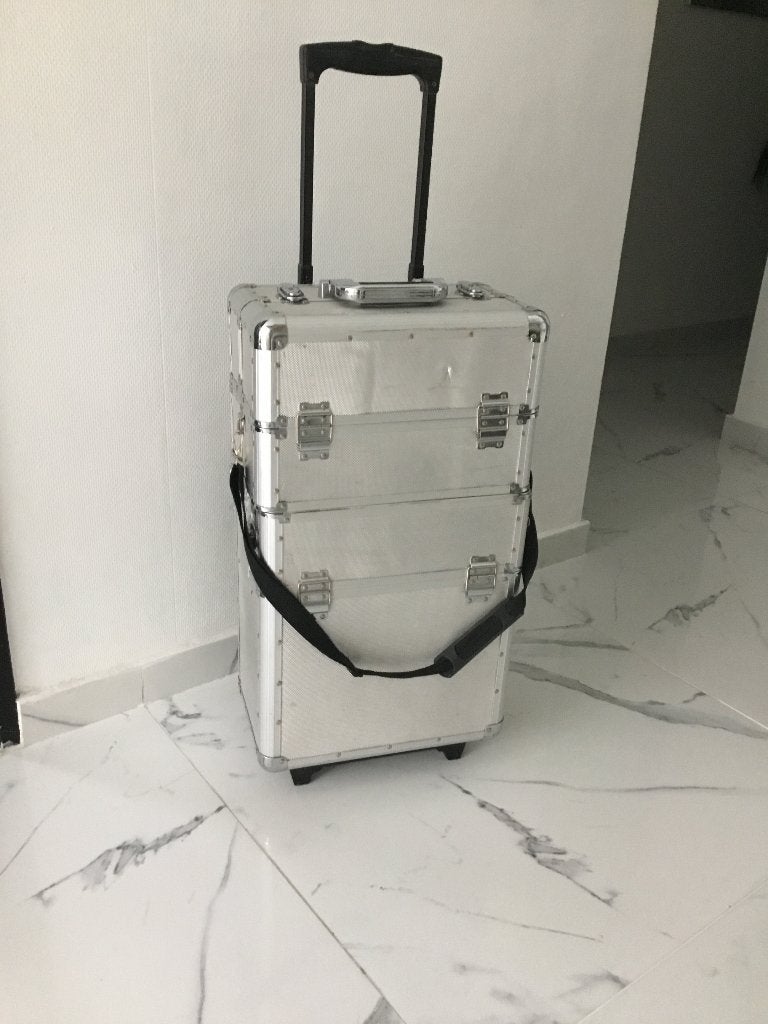 Koffer voor kapster in alu in goede staat, Enlèvement ou Envoi, 70 cm ou plus, Utilisé, 55 cm ou plus