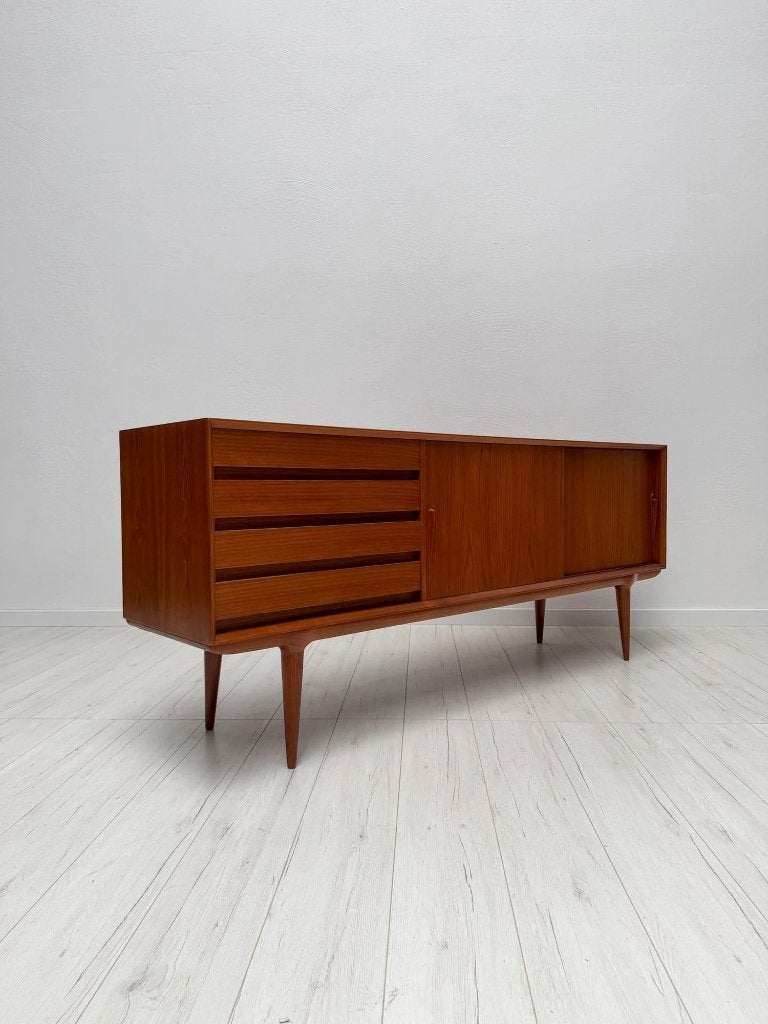 Buffet Gunni Omann modèle 18 en teck Omann Jun danois, Teck, Avec tiroir(s), 25 à 50 cm, 200 à 250 cm