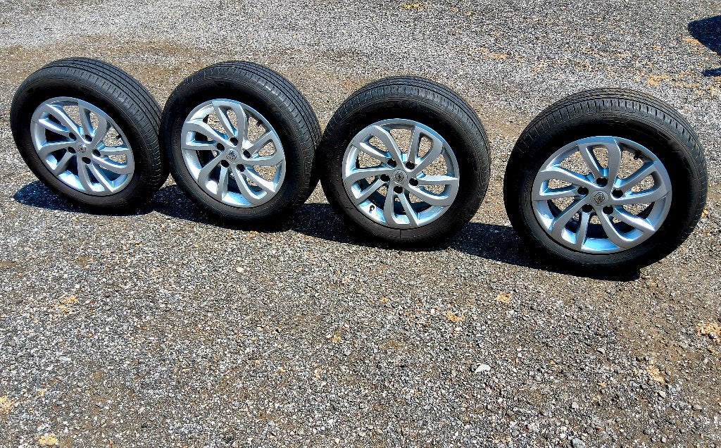 Très belles jantes originales Renault avec pneus été, Pneus et Jantes, 16 pouces, Pneus été, 205 mm