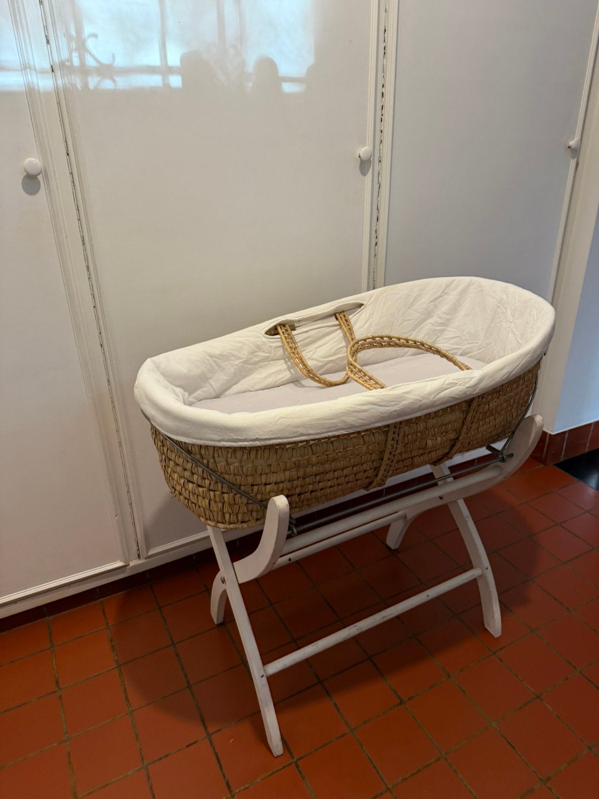 Baby bedje - Moses mandje met onderstel, Kinderen en Baby's, Ophalen of Verzenden, Gebruikt, Wieg
