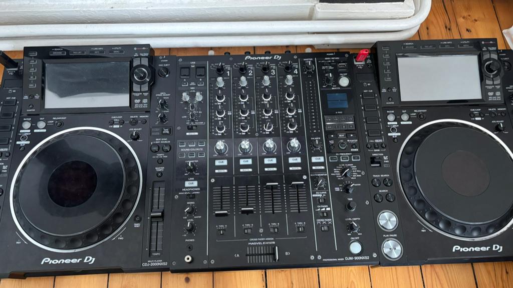 Hoogwaardig Pioneer DJ-pakket: 2x CDJ-2000NXS2 + DJM-900NXS2, Muziek en Instrumenten, Dj-sets en Draaitafels, Ophalen of Verzenden