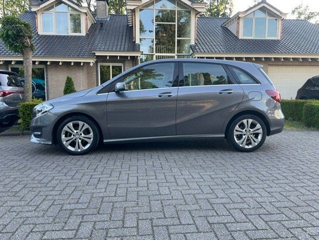 Mercedes-Benz B-klasse 180 d NAVI KLIMA PDC, Auto's, Monovolume, Gebruikt, Leder en Stof, 5 deurs