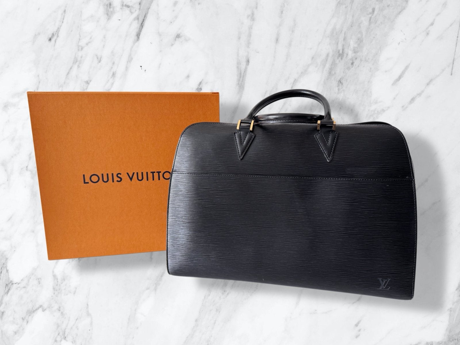 Louis Vuitton Sorbonne Epi aktetas in zwart leder., Bijoux, Sacs & Beauté, Enlèvement, Utilisé, Noir, Autres types