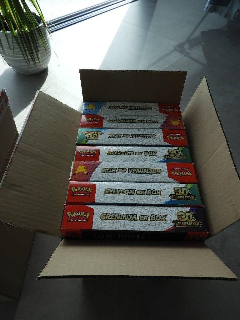 Pokemon Lot 30th Cellebration Gren + Sylv(Sealed), Hobby en Vrije tijd, Ophalen of Verzenden, Nieuw, Boosterbox, Foil