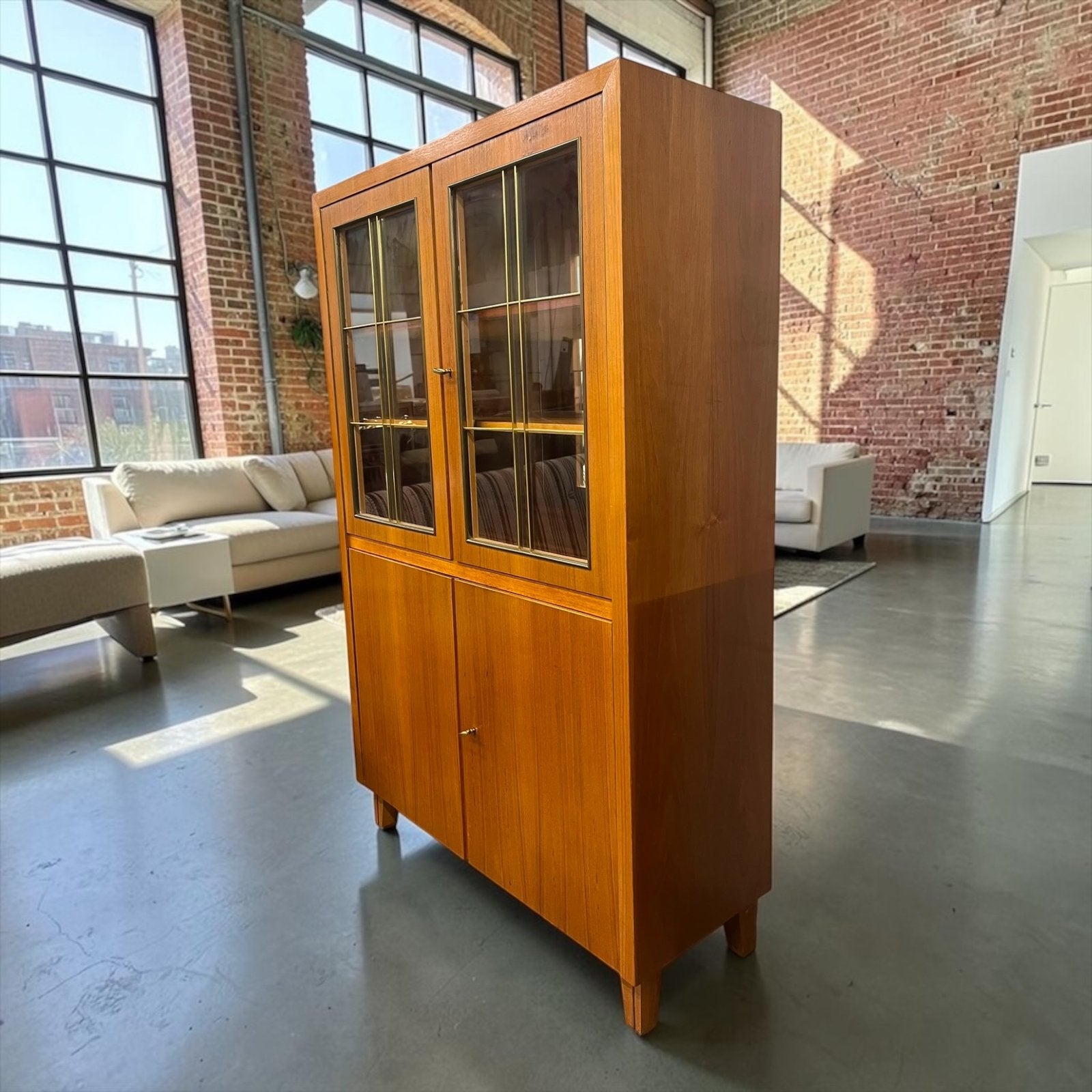 Vintage houten vitrinekast / leggerkast / boekenkast, Antiek en Kunst, Ophalen