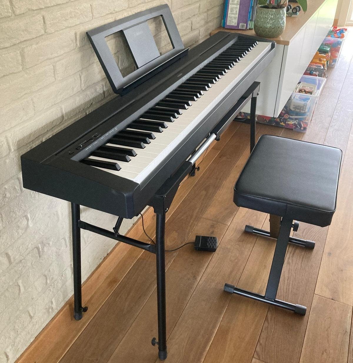 Piano numérique Yamaha P-45 + support et tabouret, Musique & Instruments, Comme neuf, Digital, Enlèvement, Piano
