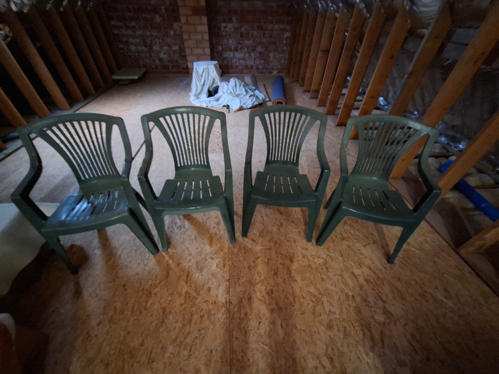4 tuinstoelen kunstof, Ophalen