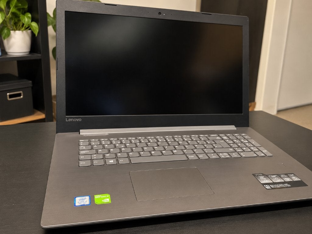 Lenovo I7 V320 17,3” met NVIDIA GeForce MX150, Computers en Software, Ophalen, Zo goed als nieuw