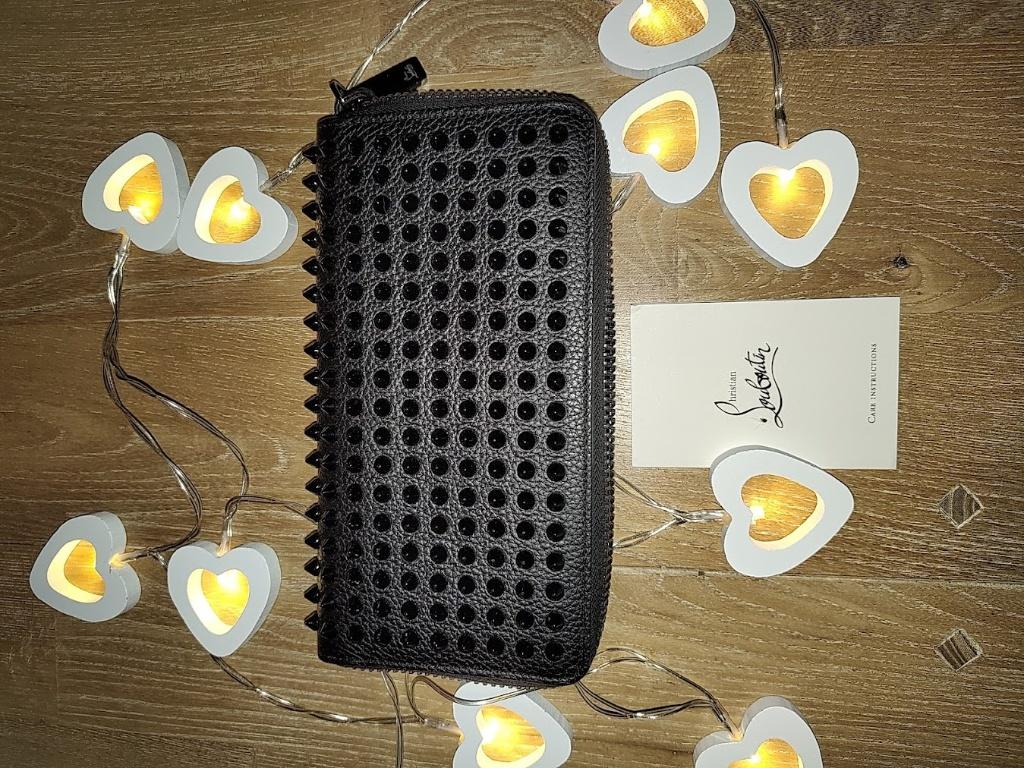 Long wallet C Louboutin. Zwart kalfsleder. NIEUW, Handtassen en Accessoires, Portemonnees, Overige merken, Zwart, Nieuw, Ophalen of Verzenden