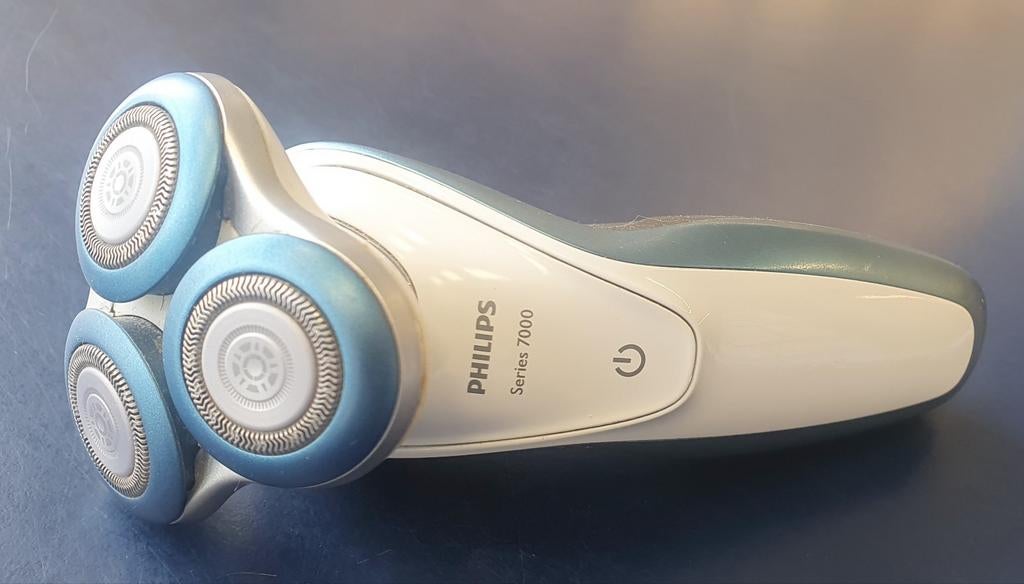 Philips scheerapparaat uit de 7000-serie, Ophalen