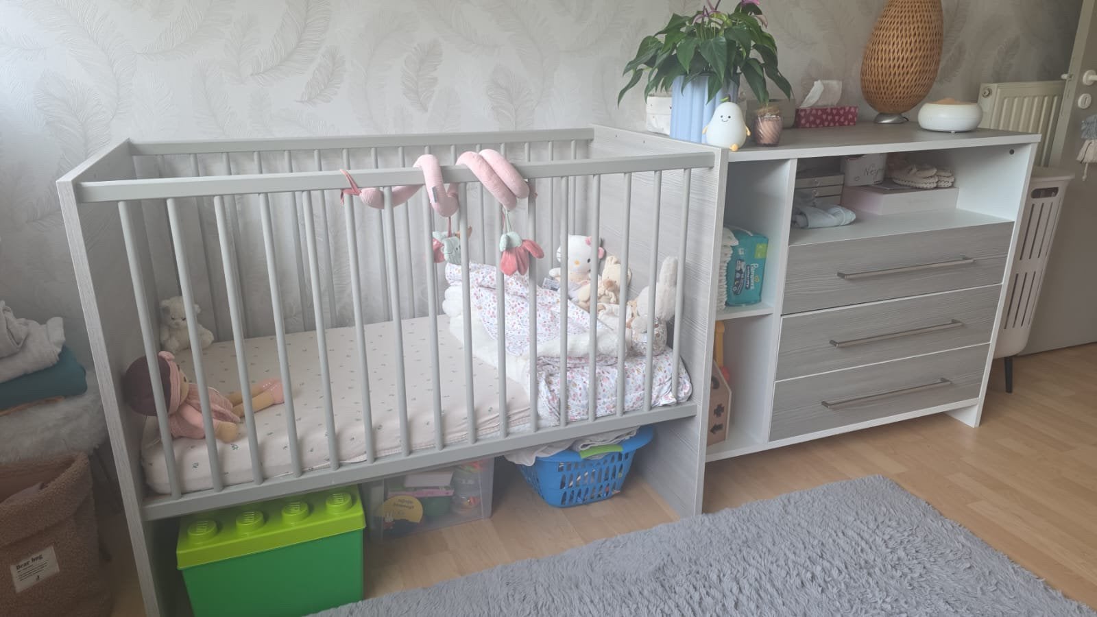Baby bedje +kast, Ophalen, Gebruikt