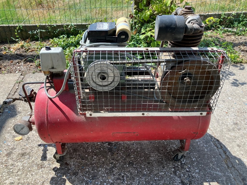 Persluchtkompressor, Enlèvement, Utilisé, 6 à 10 bars, 25 à 100 litres